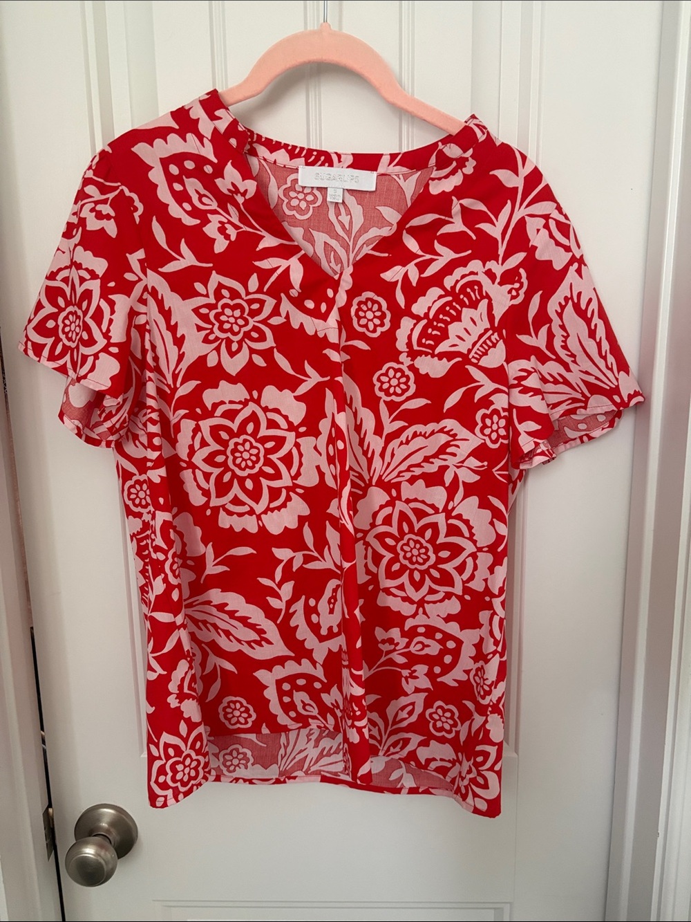 Red and Pink Floral Short-Sleeve Blouse Small